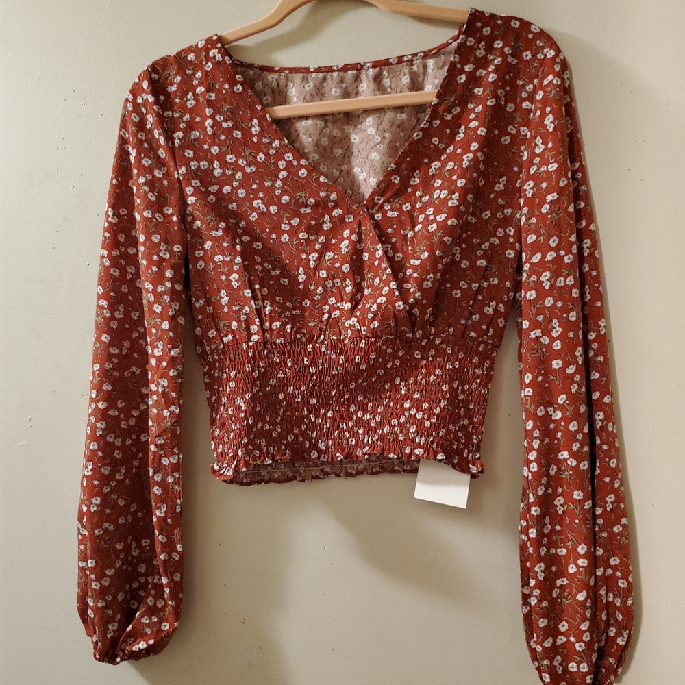 Adorable sz.Sm. n.w.t top with elasticity 1/2 bot